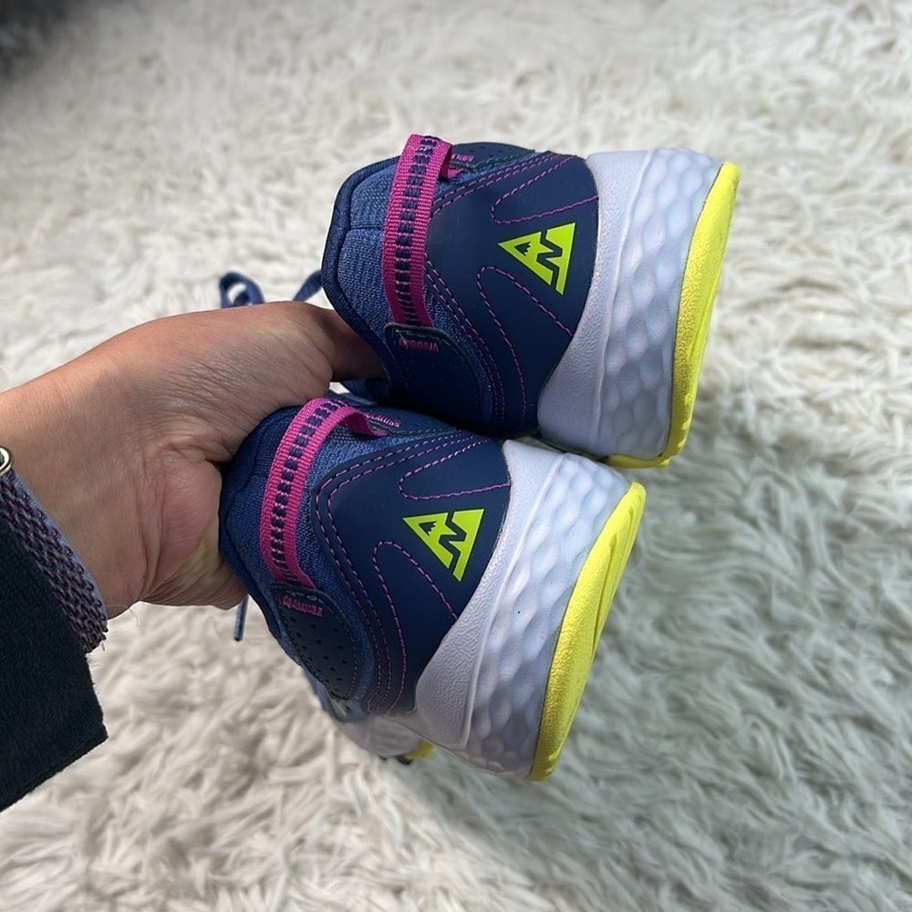 New Balance Women's 410 V7 Trail Running Shoe - Picture 5 of 7